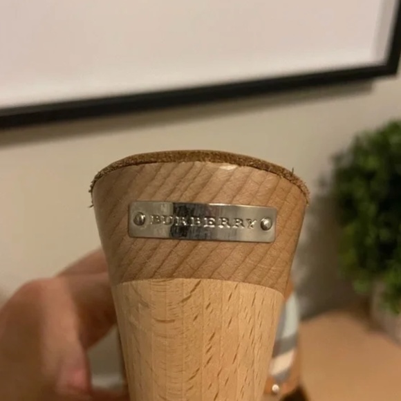 Burberry Wood heel sandals - Picture 6 of 10